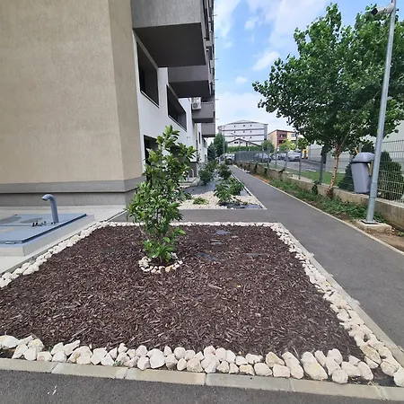 Sona Residence- Private With Parking Included